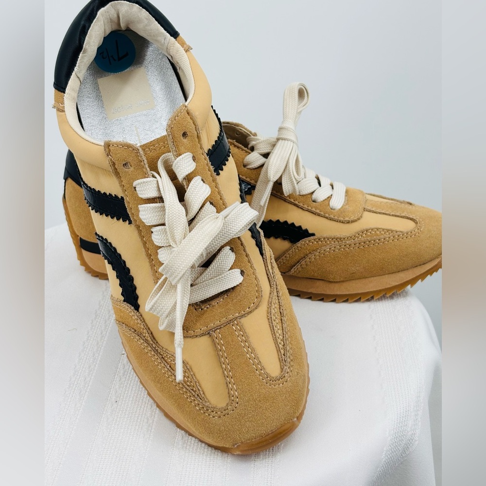 Dolce Vita Emily Retro-Inspired Women’s Tan Beige  Sneakers Size 7.5